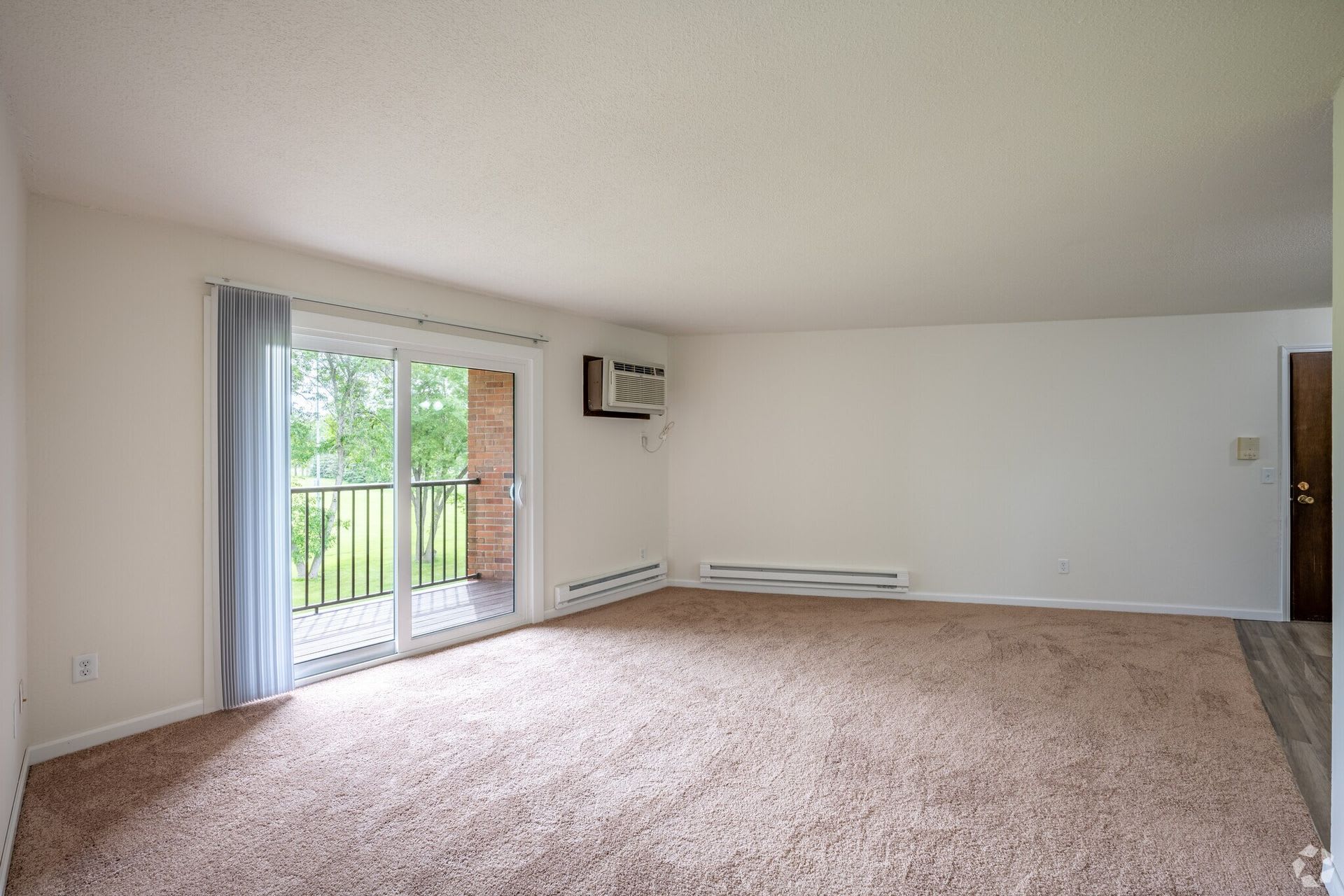 Pineview Apartments – photo 2