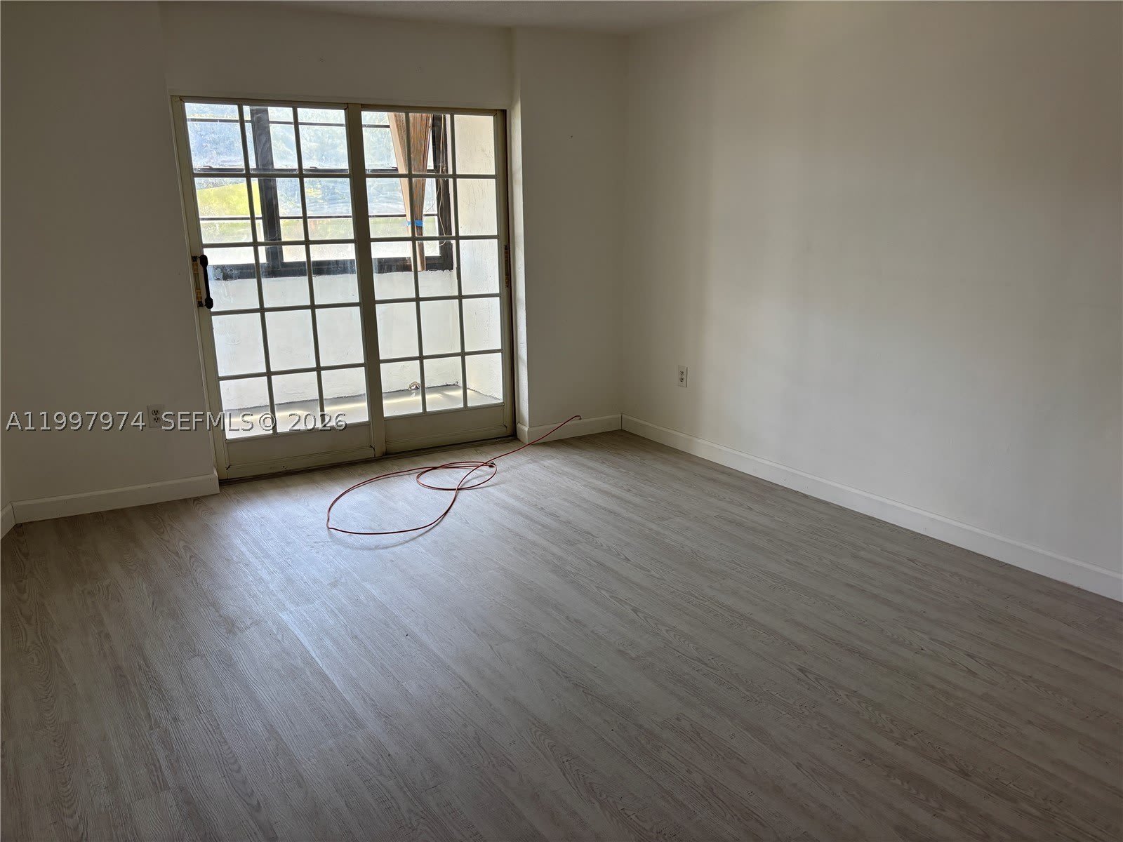 10854 N KENDALL DR – photo 4