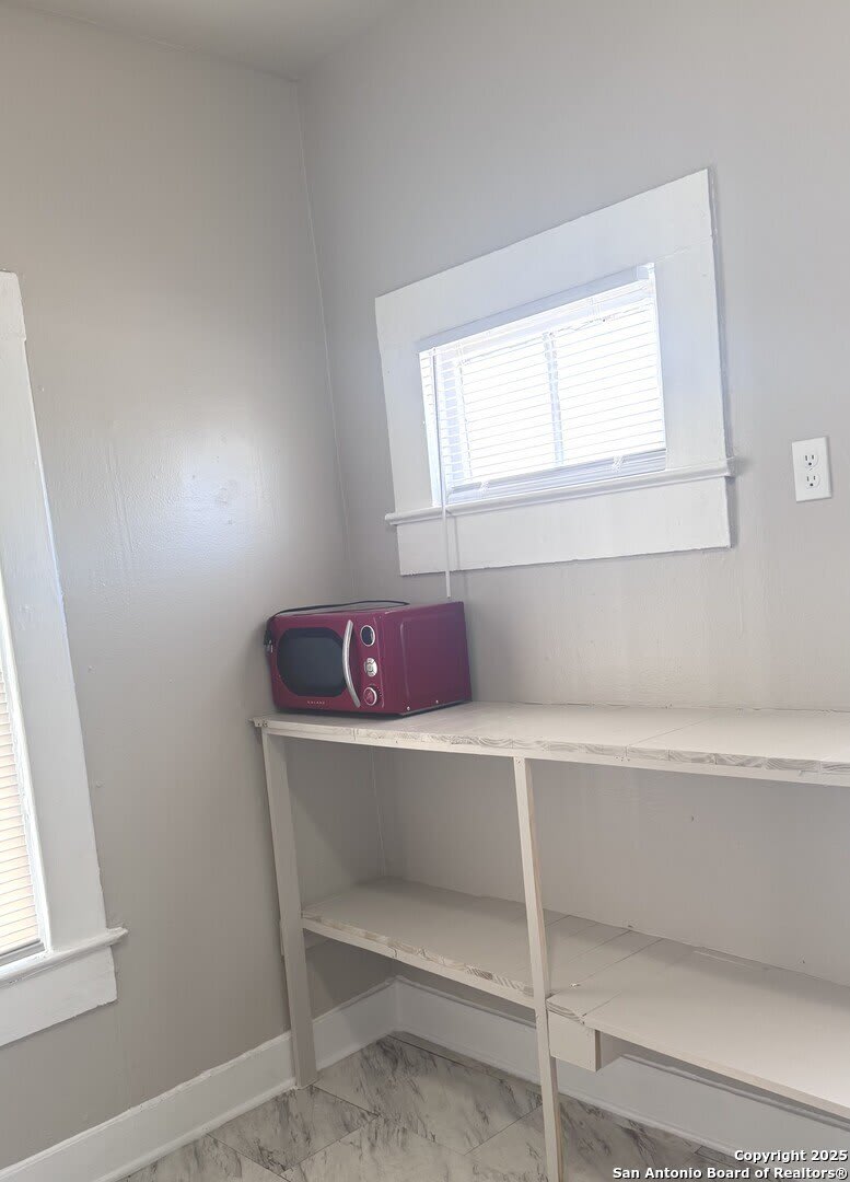 1021 Ogden – photo 4