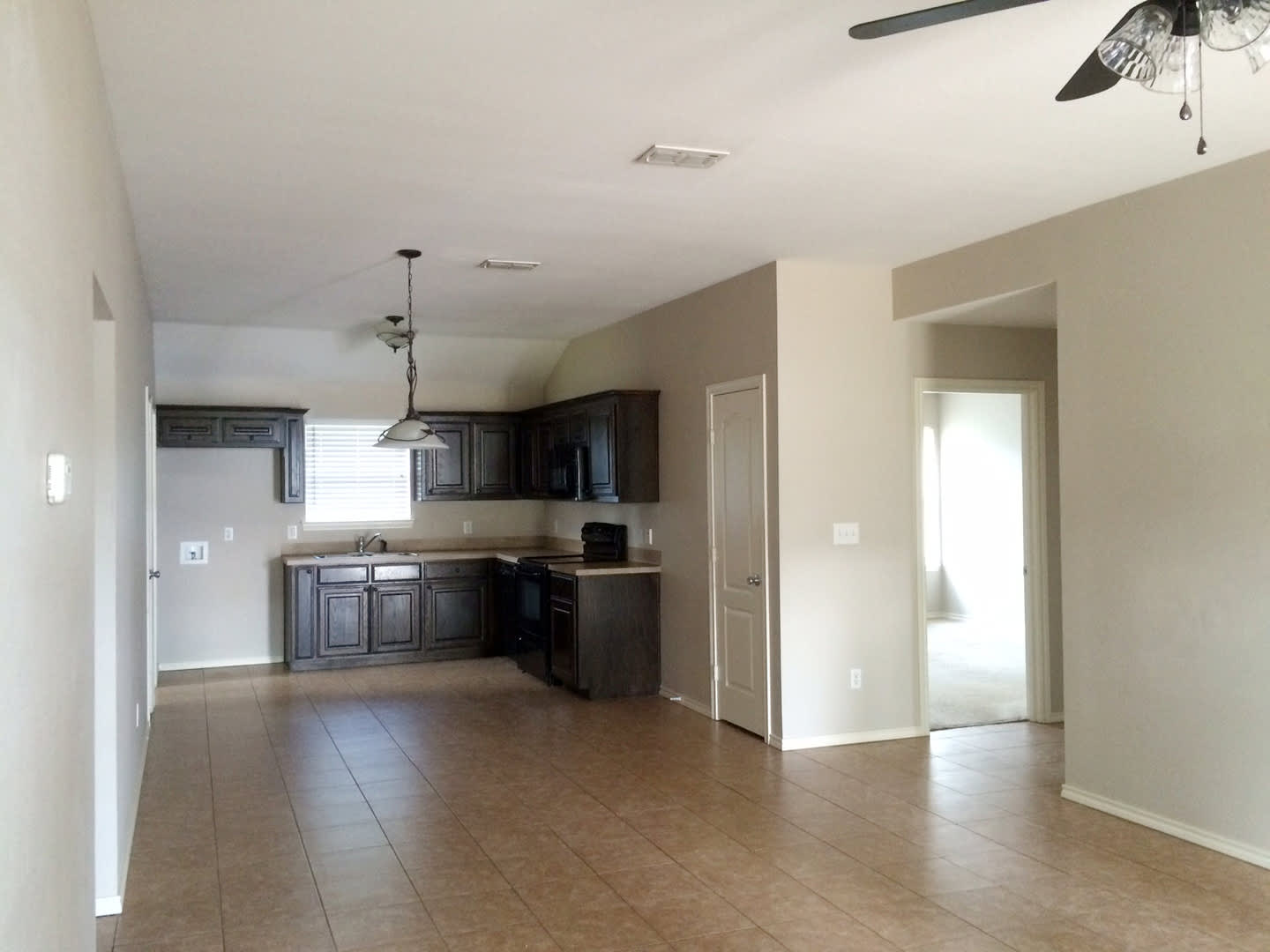 3 Bedroom Duplex for Rent in Lindale! Tour Today! – photo 4