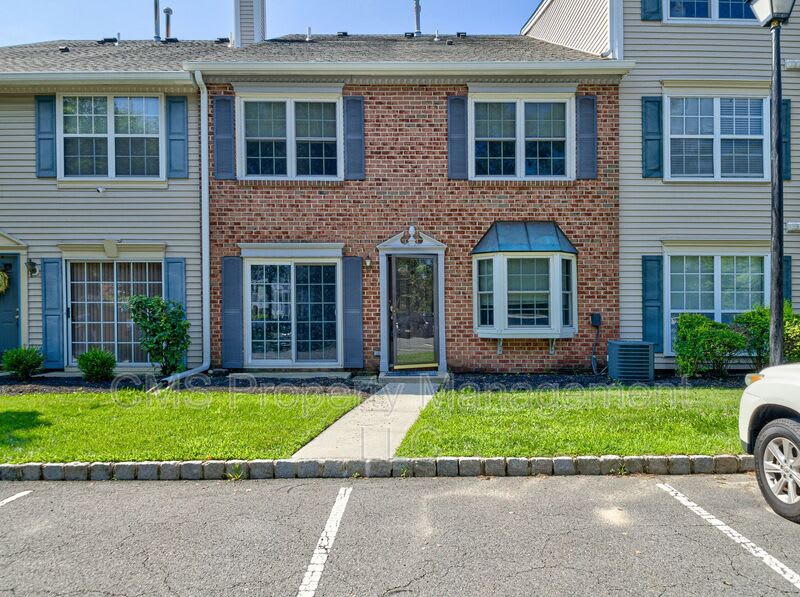 96 Versailles Ct – photo 1