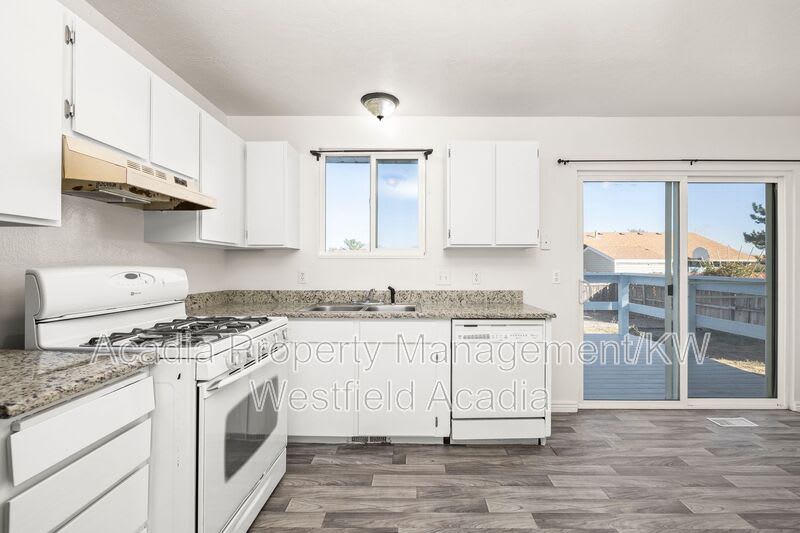 6585 S 5135 W – photo 3