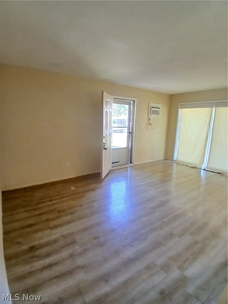 3025 1/2 Northgate Avenue – photo 3