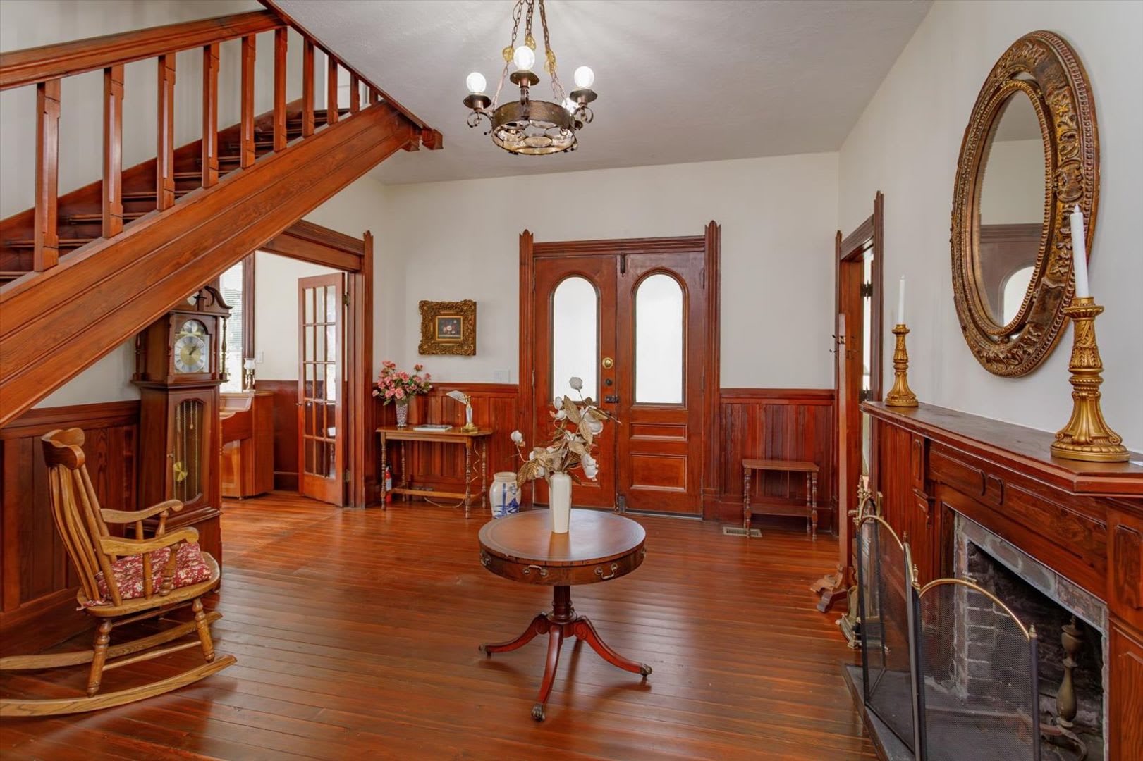 Mid term historic furnished rental – photo 5