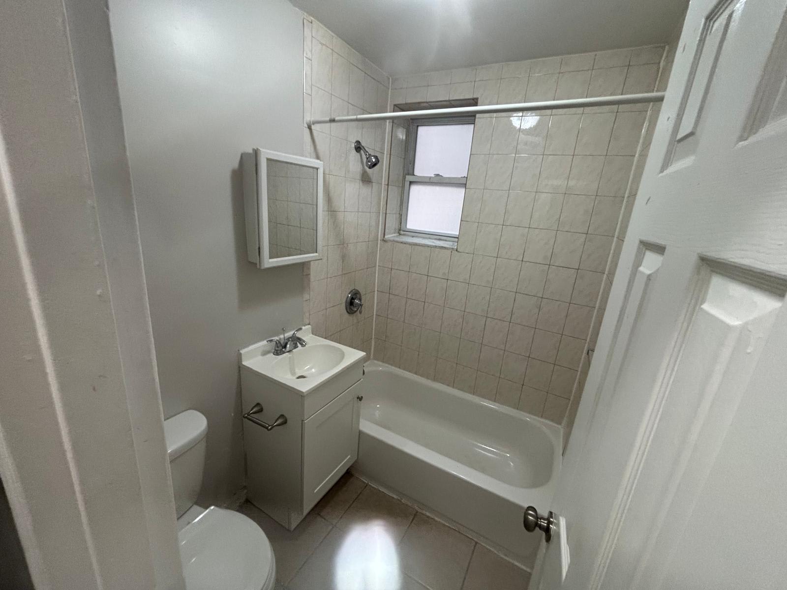 184 Fairview Ave – photo 1