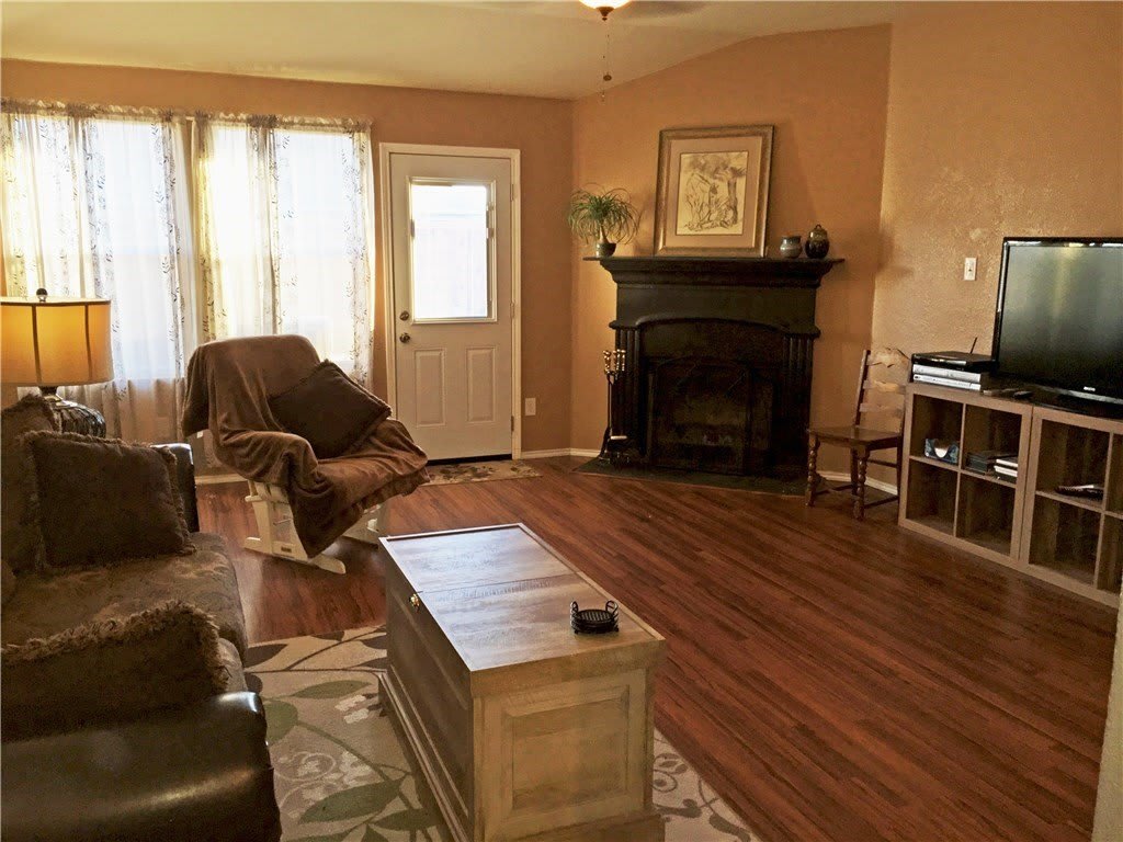 584 Arthur Drive – photo 2