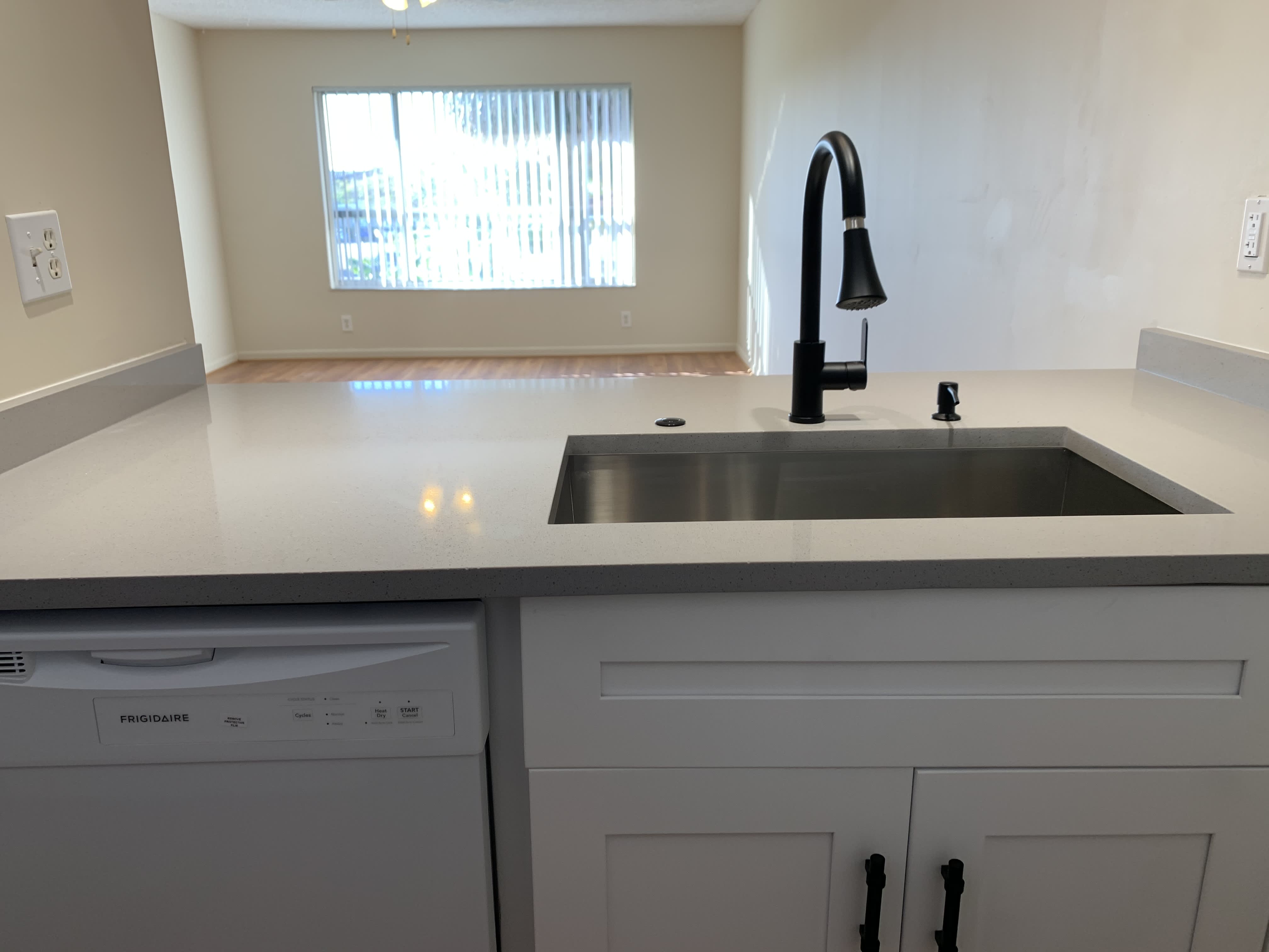 10038 Twin Lakes Dr – photo 1