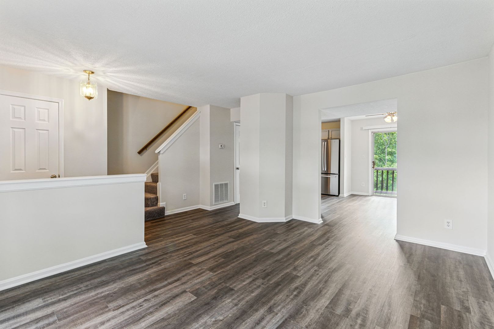 Charming 4-Bedroom Townhouse in Sought-After Highpointe Community! – photo 5
