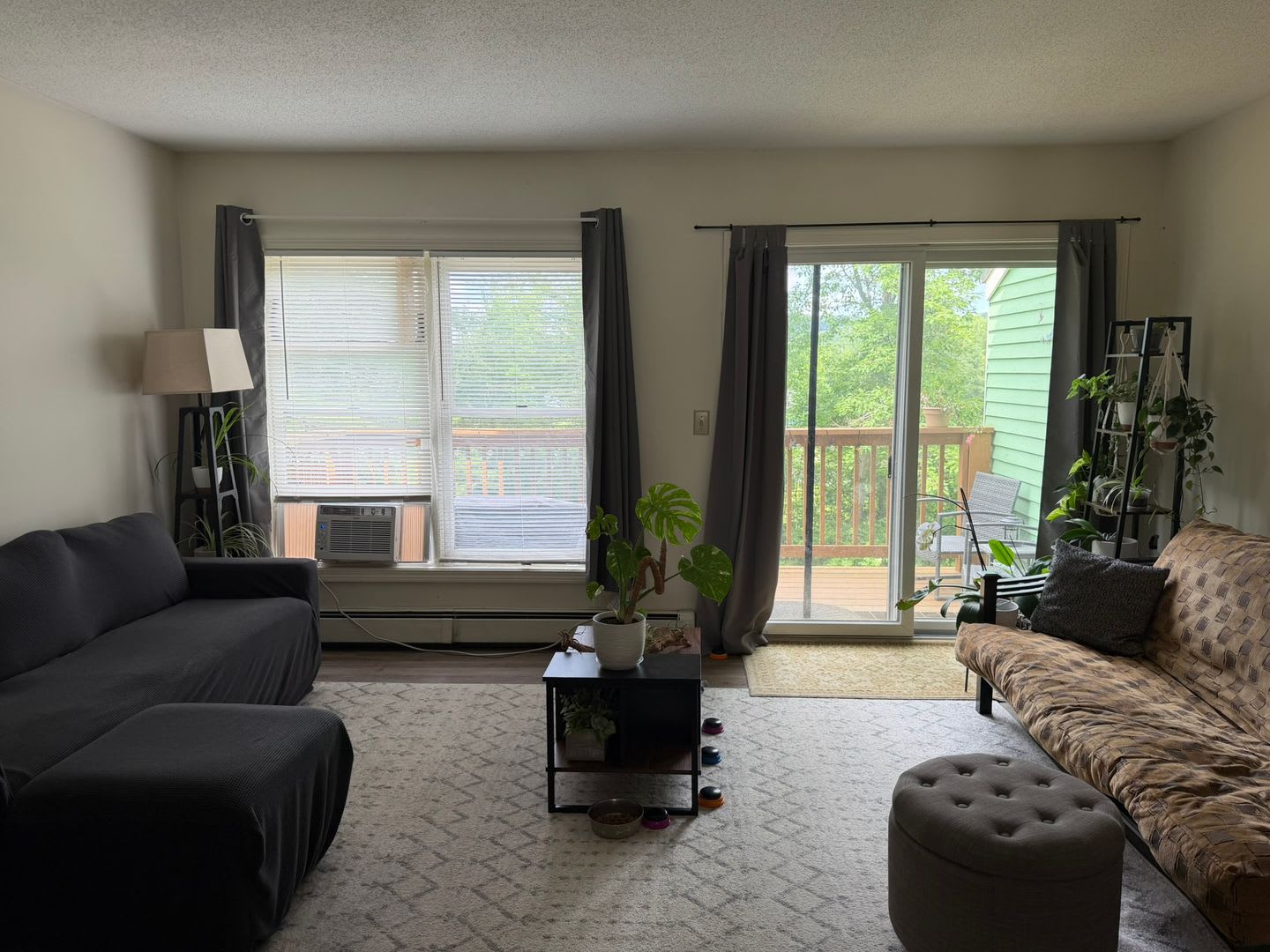 2 bedroom, Lakeview condo – photo 3