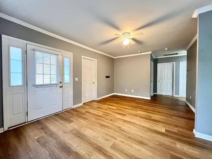 257 Miami St – photo 1