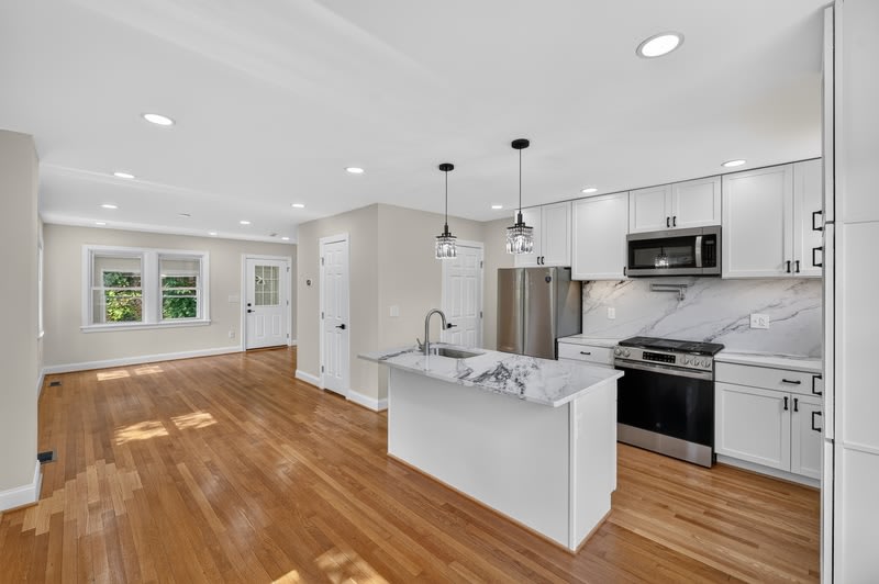 1712 U Street Southeast – photo 1
