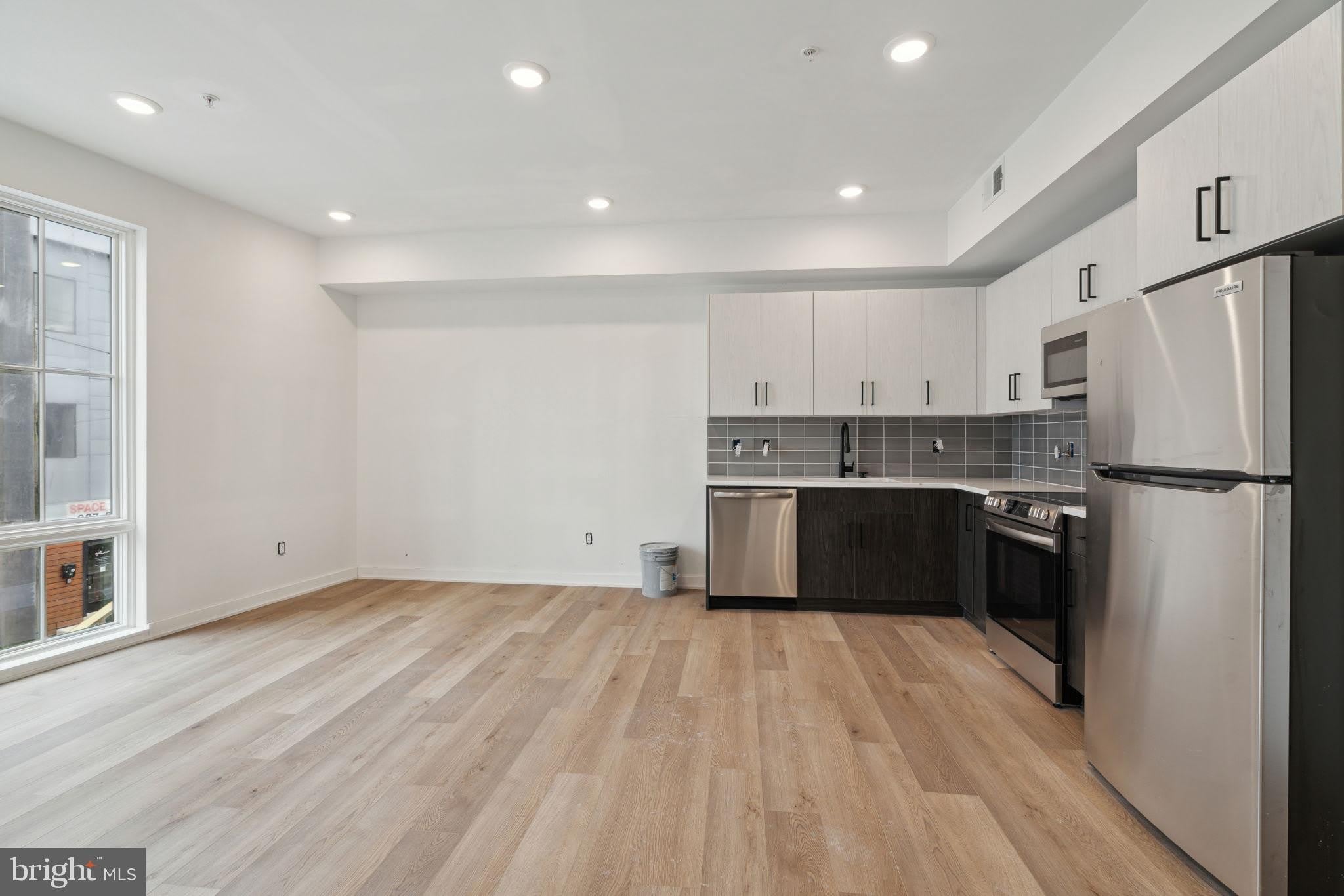 1828 FRANKFORD AVENUE – photo 4