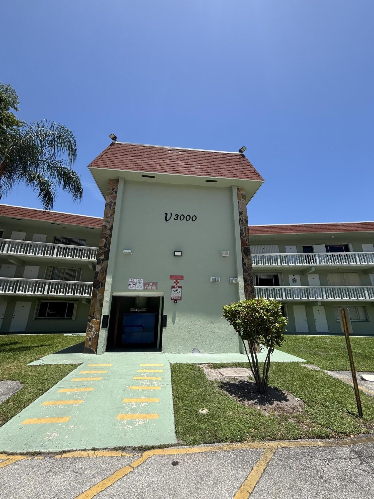 3000 Springdale Boulevard – photo 1