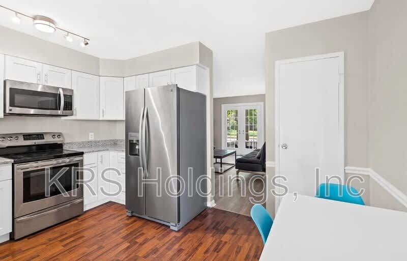 2515 Walter Reed Dr. – photo 4