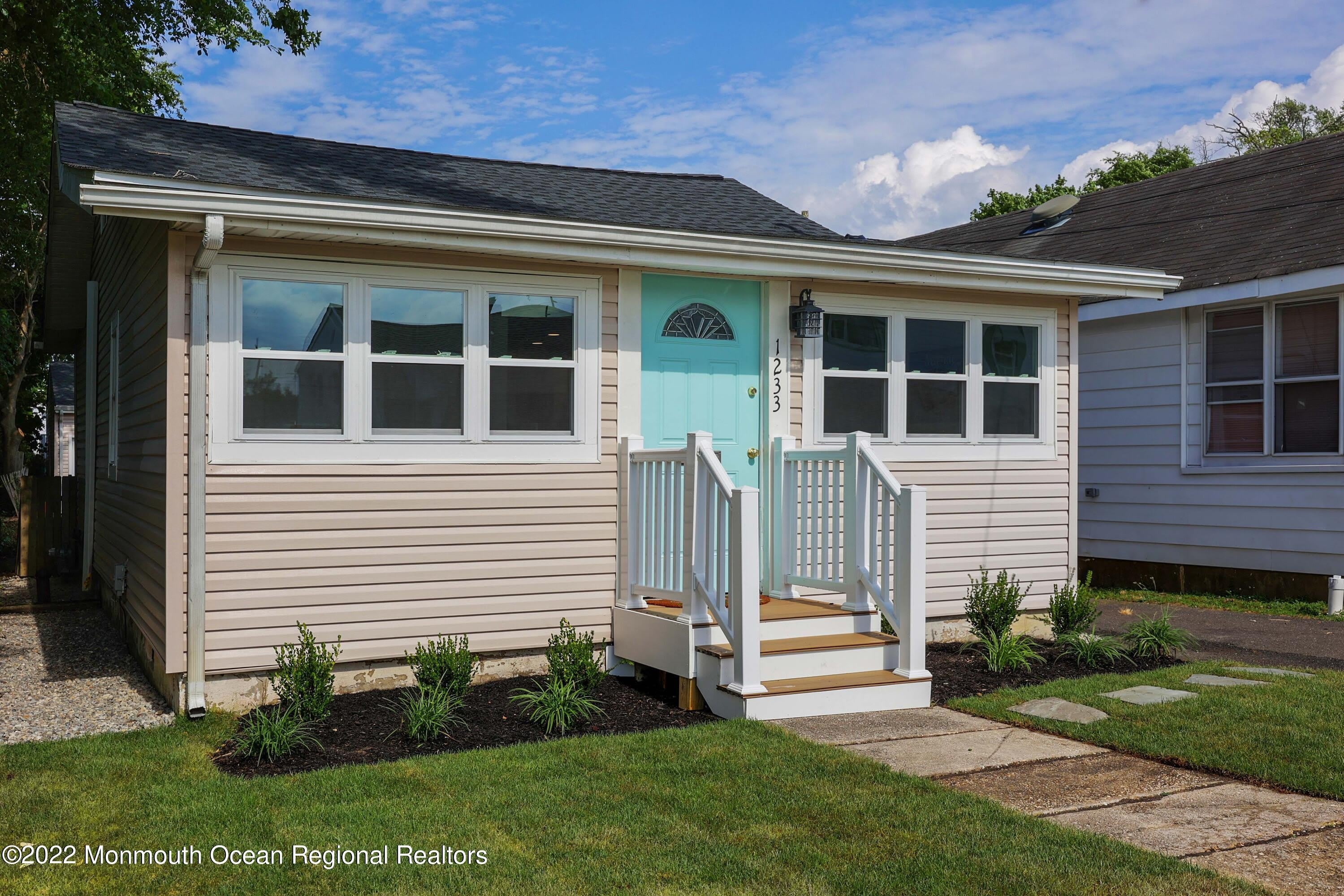 1233 Oakwood Road – photo 2
