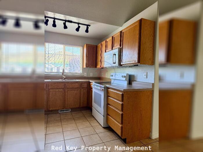1048 South 900 West – photo 2