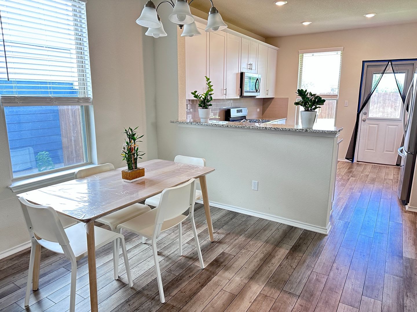 Modern 4-Bedroom Home with Smart Features in Prime Georgetown Location – photo 3