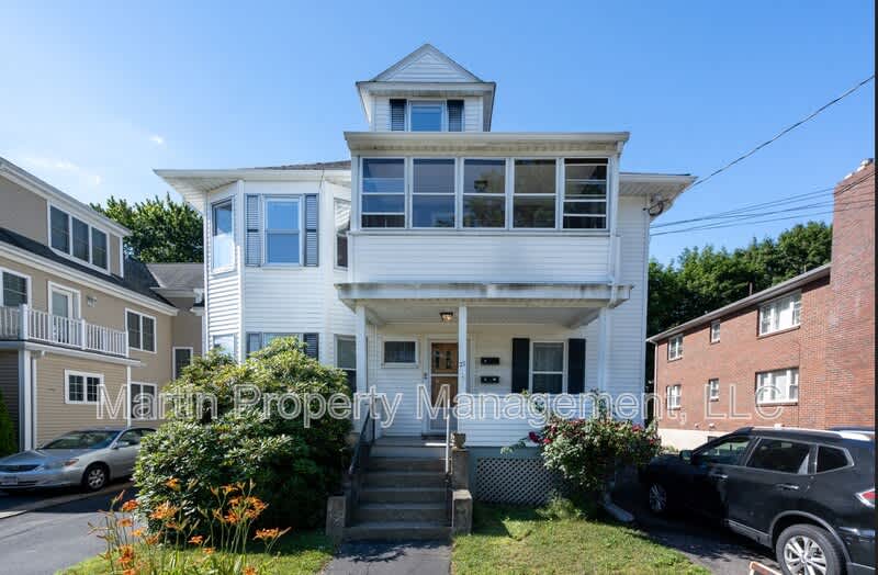 27 Grant Avenue 1 – photo 2