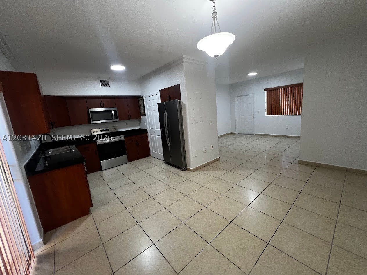 7281 Nw 174Th Ter – photo 2