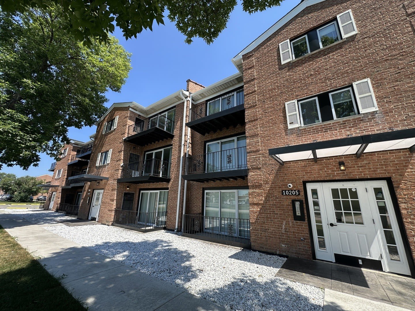 10205 Dearlove Road – photo 1
