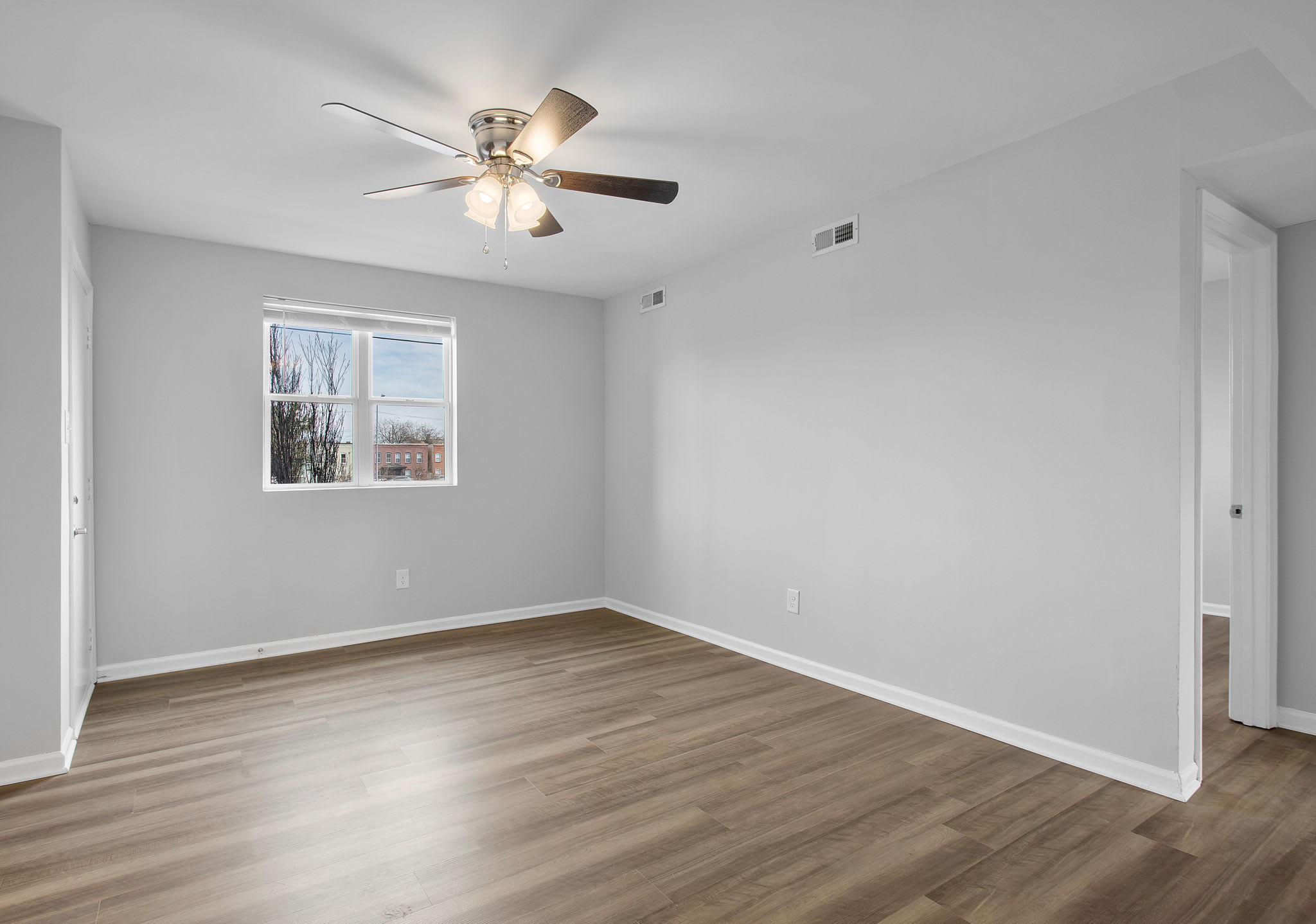 1837 Grayland Avenue – photo 5