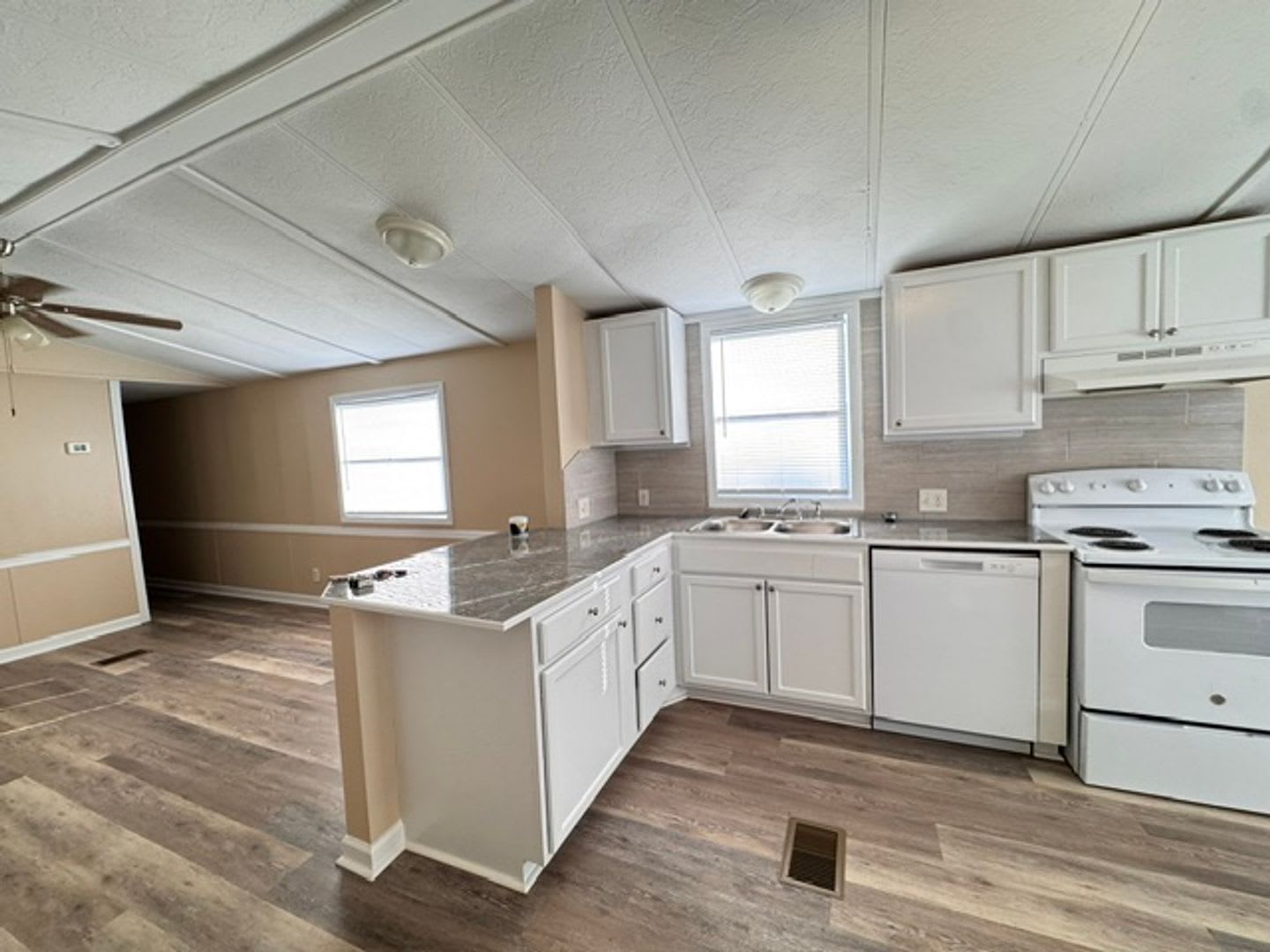 1615 Pine Lake Drive – photo 3