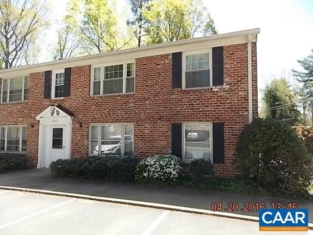 2405 BARRACKS CT – photo 1