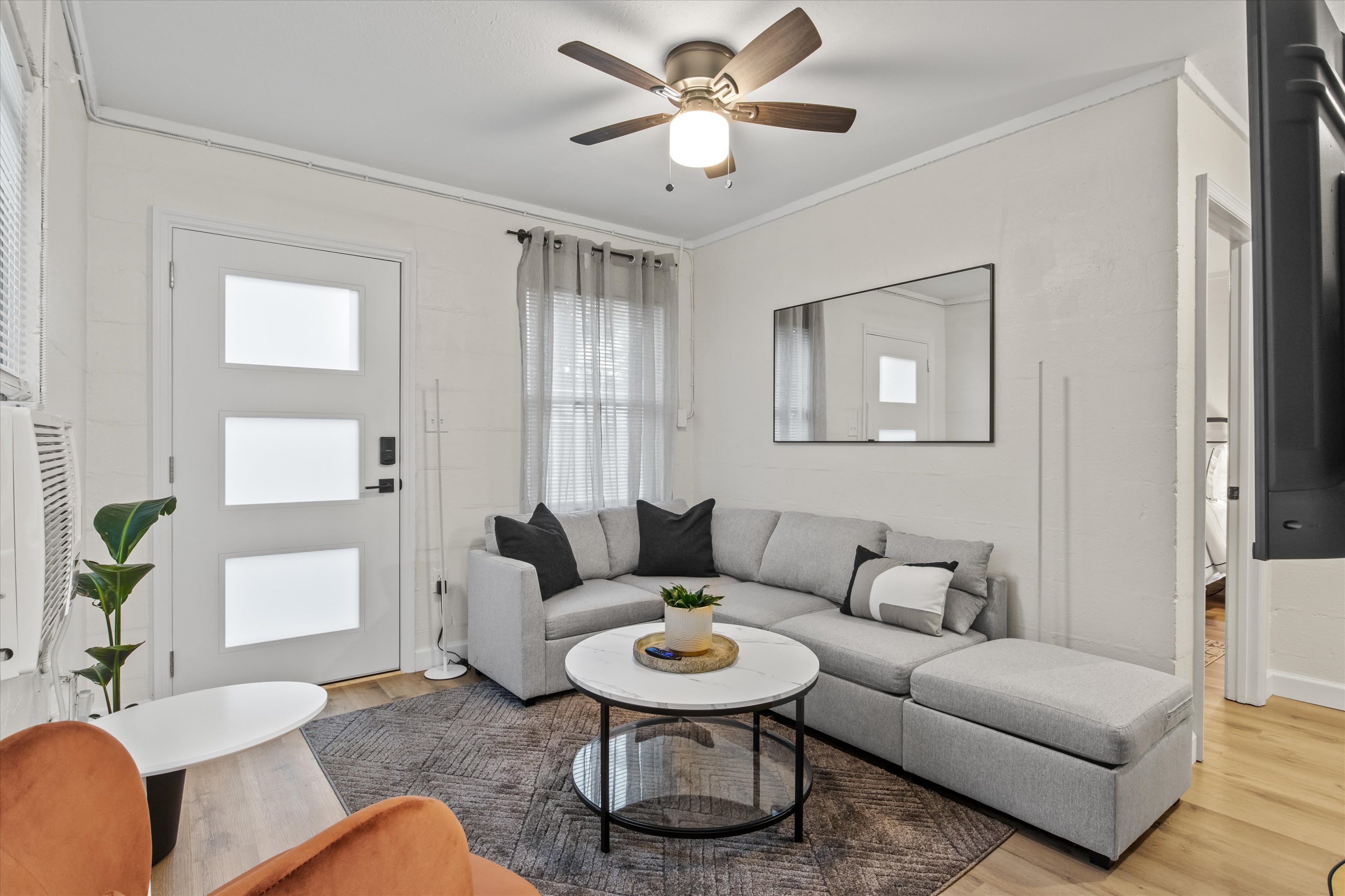 762 Westcott St – photo 4