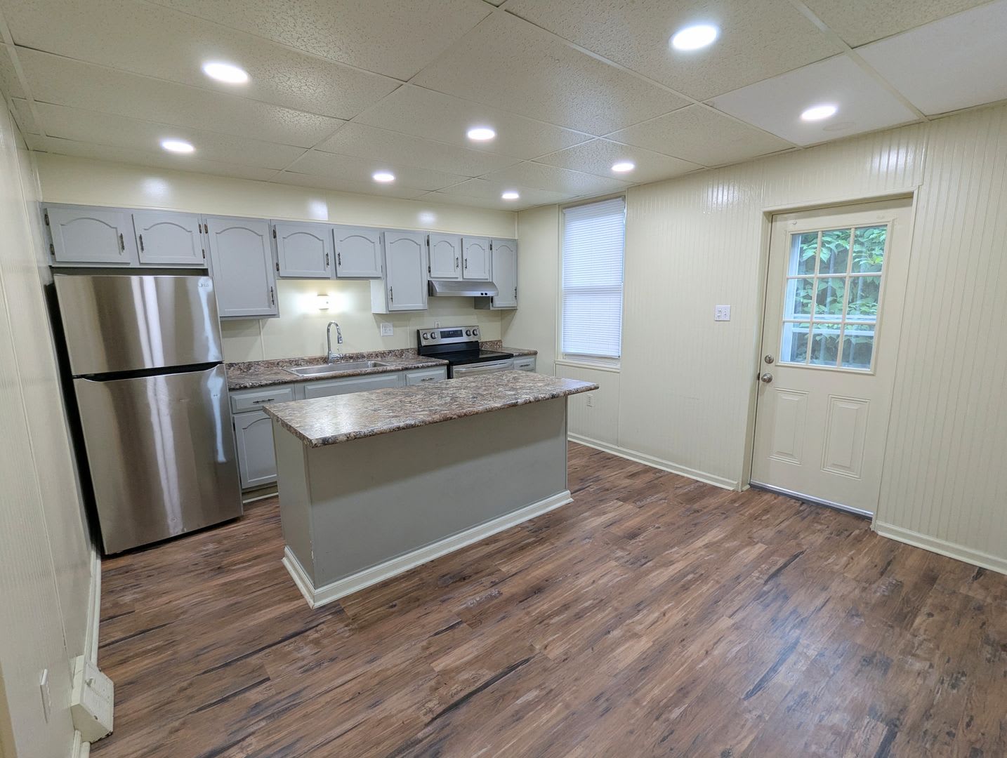 2 Bedroom 1 Bathroom Right Side Duplex (Brookline) – photo 5