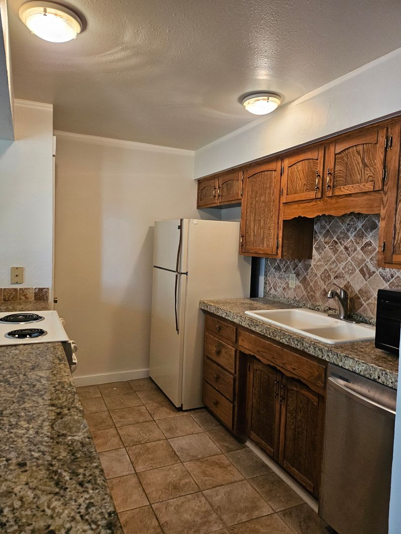 Lake Cliffe Condo – photo 3