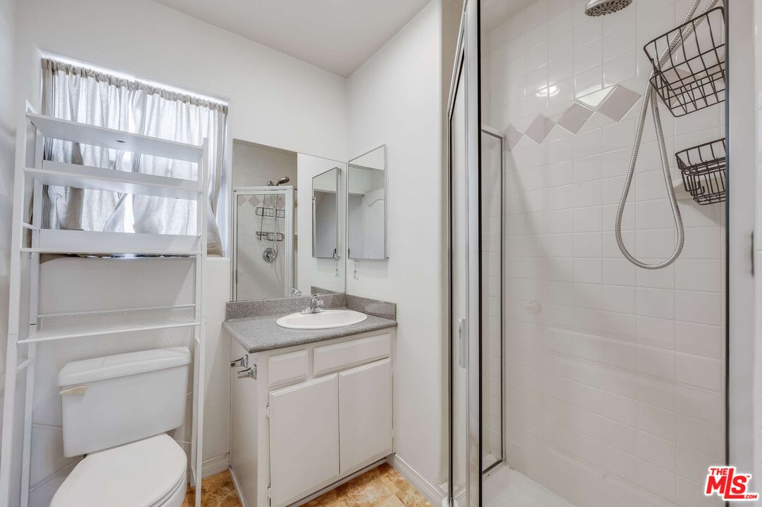 10924 Bloomfield Street – photo 4