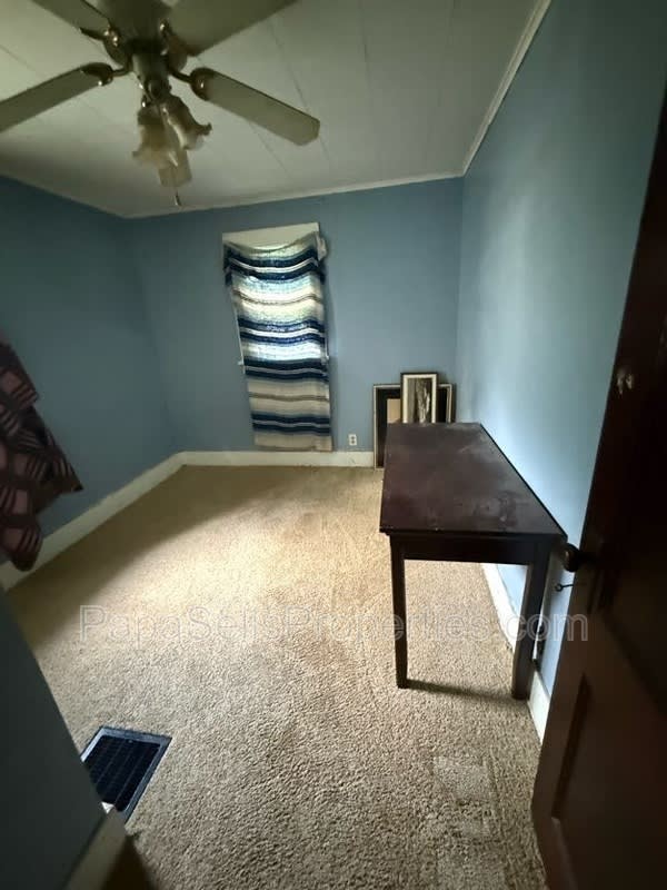 2067 N Maple Ave – photo 5