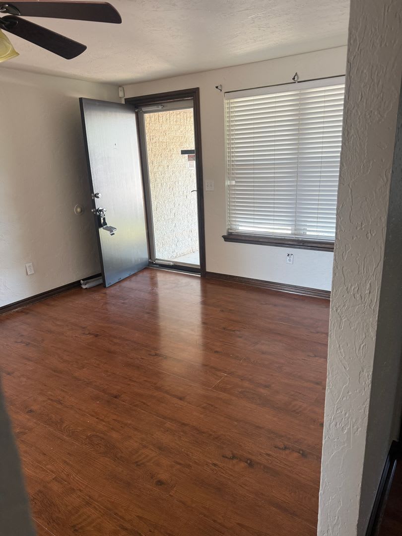 **Updated Home in Smoking Oaks Addition** – photo 4