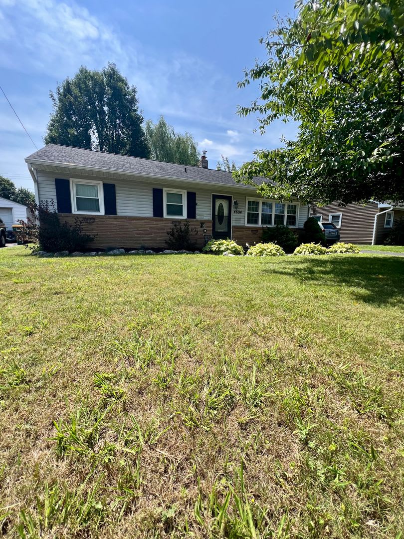 3-Bedroom Single Family Home in Bristol! Available Mid-September! – photo 3