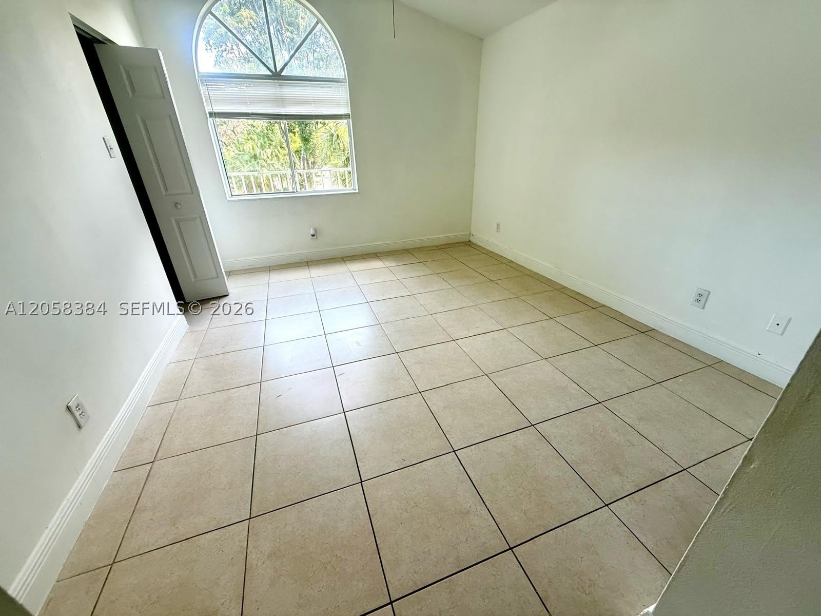 15771 SW 106th Ter – photo 4