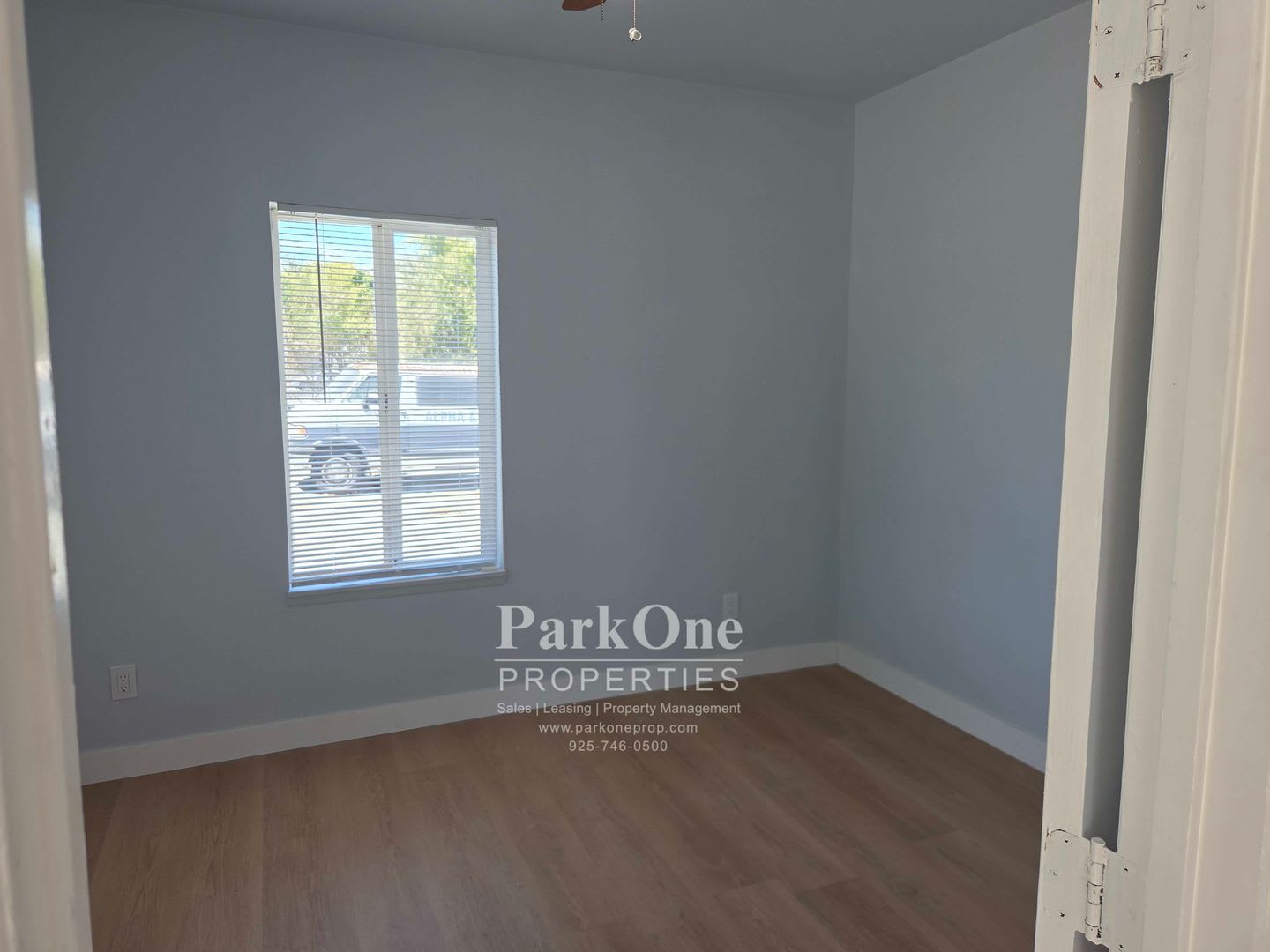 Cute 2 Bed 1 Bath Home With Fenced Side Yard – photo 5