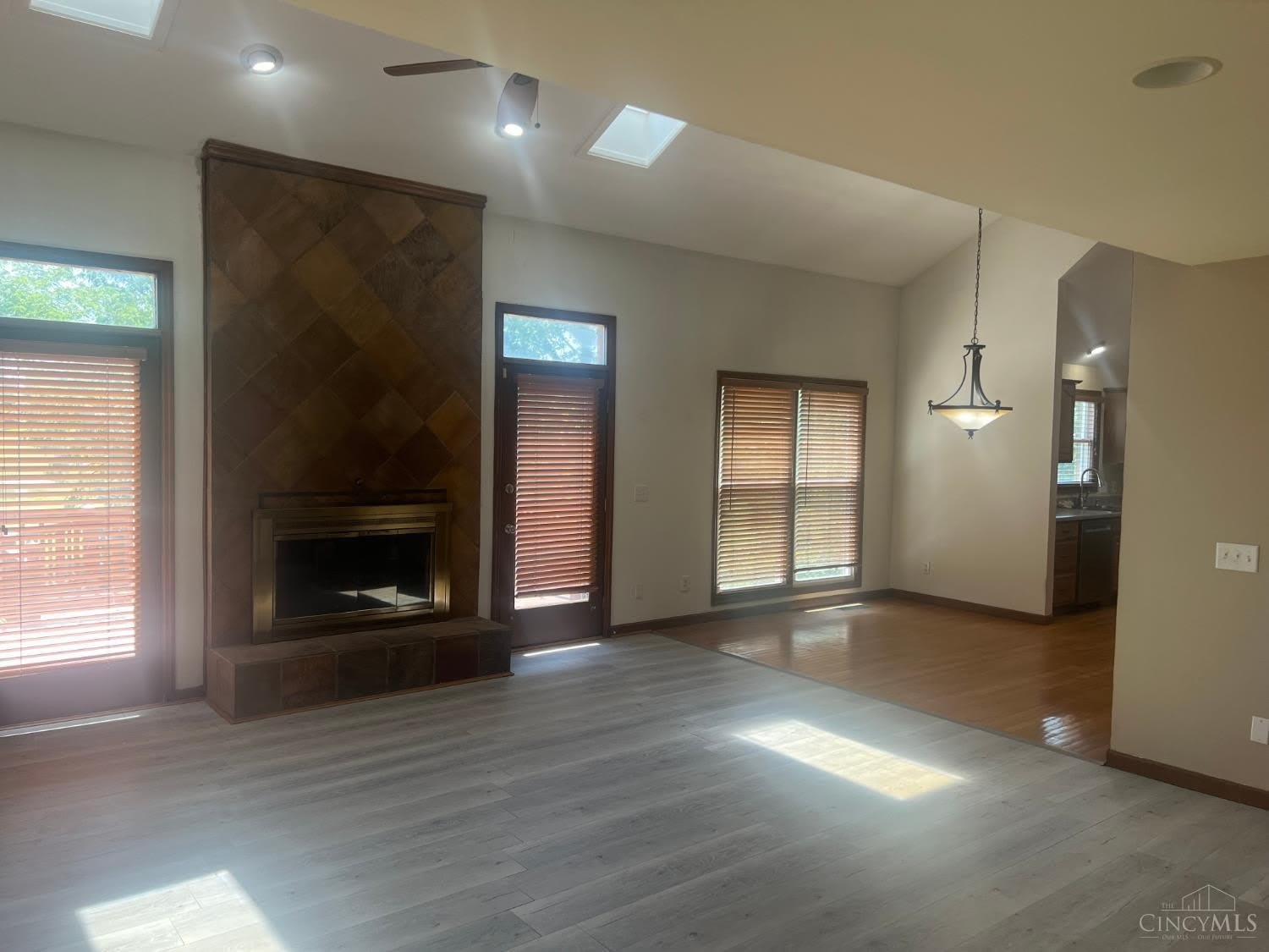 8170 Foxdale Court – photo 2