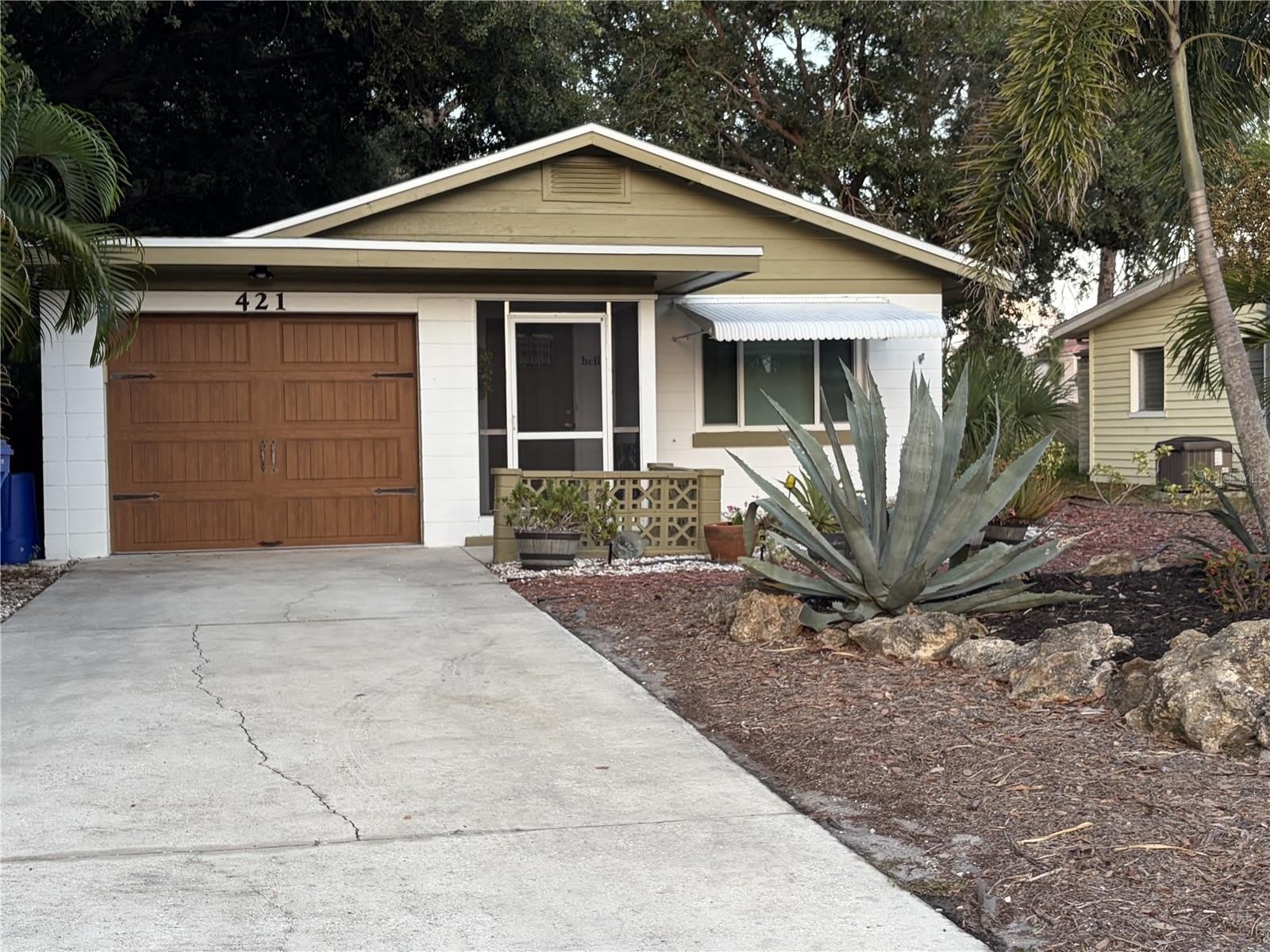 421 RIVIERA Street – photo 1