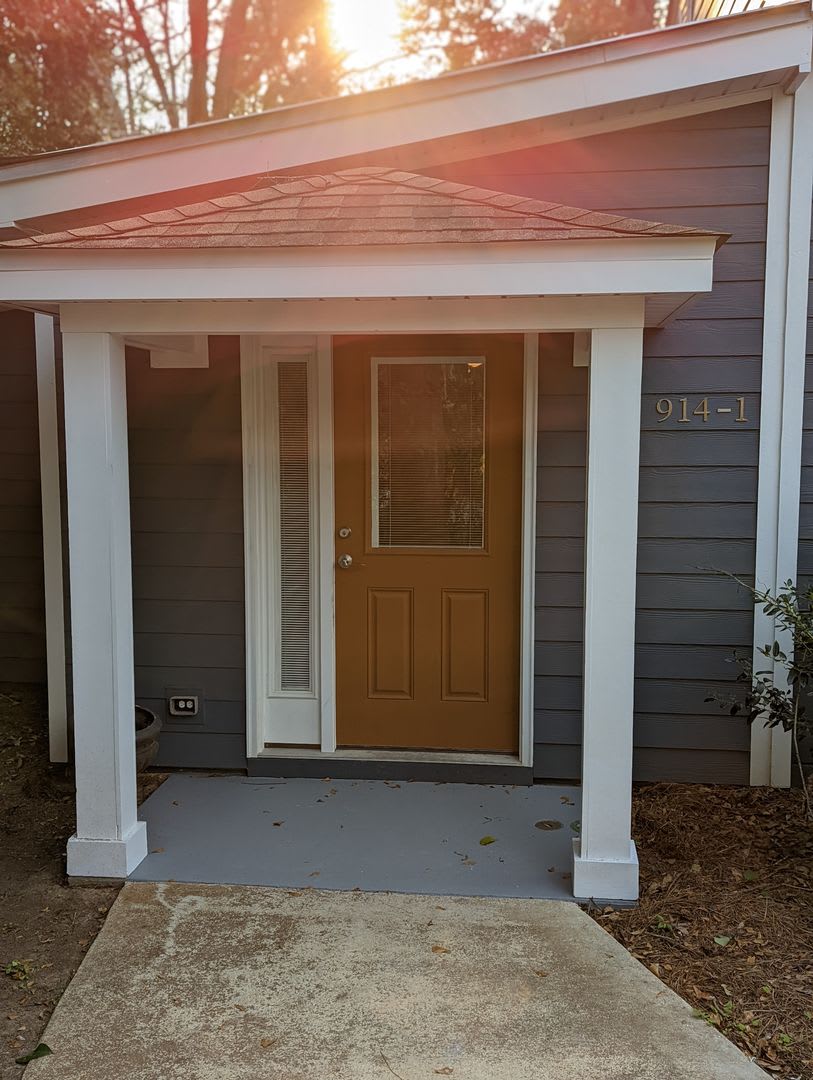 Rare One Bedroom One Bathroom Unit Available In Midtown – photo 1