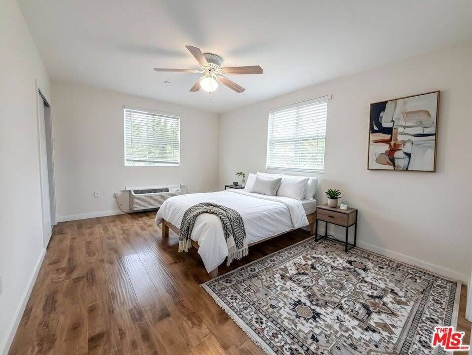1254 W 37th Dr – photo 1
