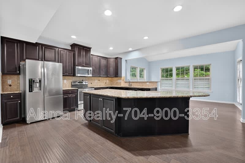 5804 Selkirkshire Rd – photo 3
