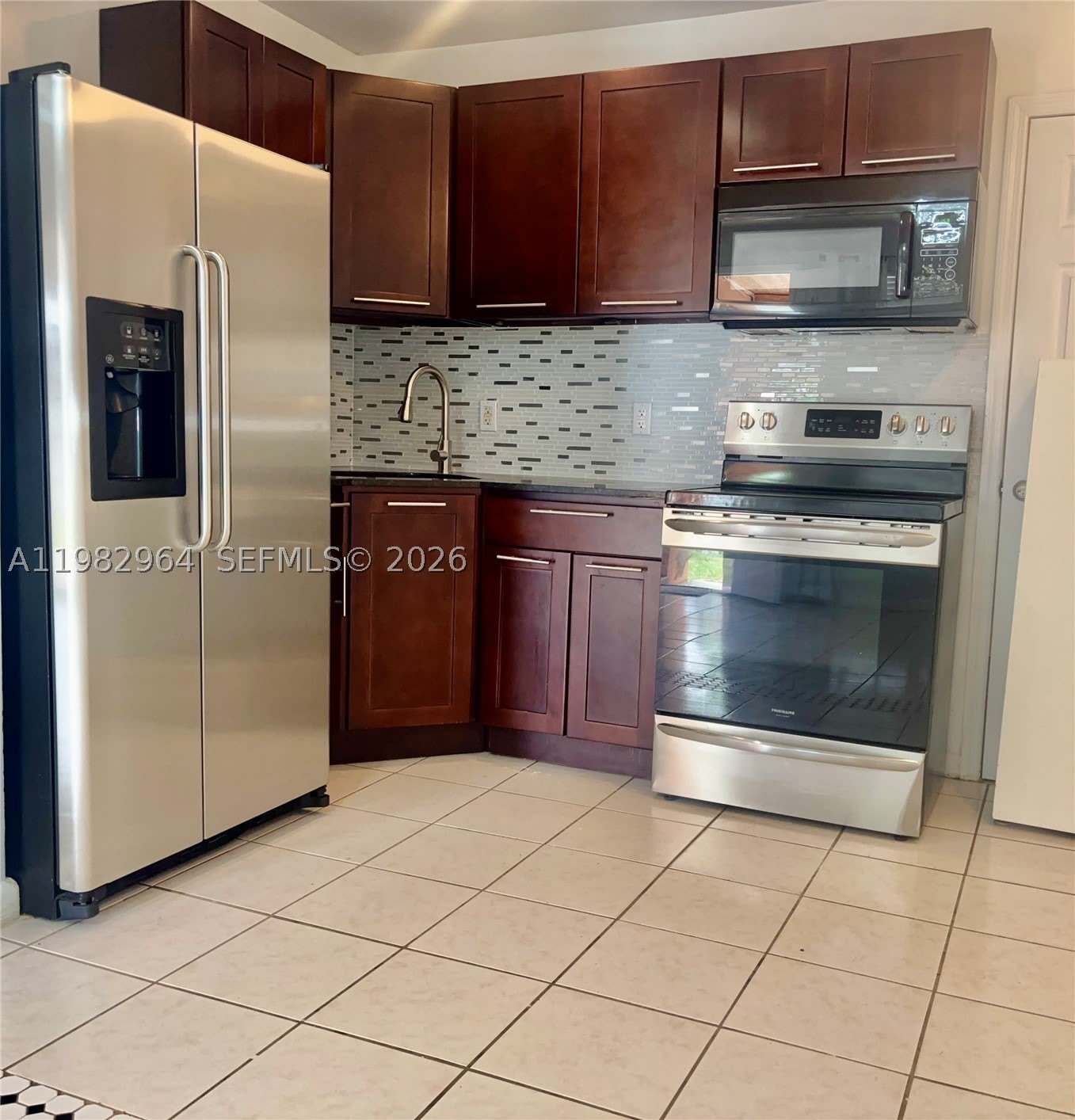 2016 NE 26th St – photo 4