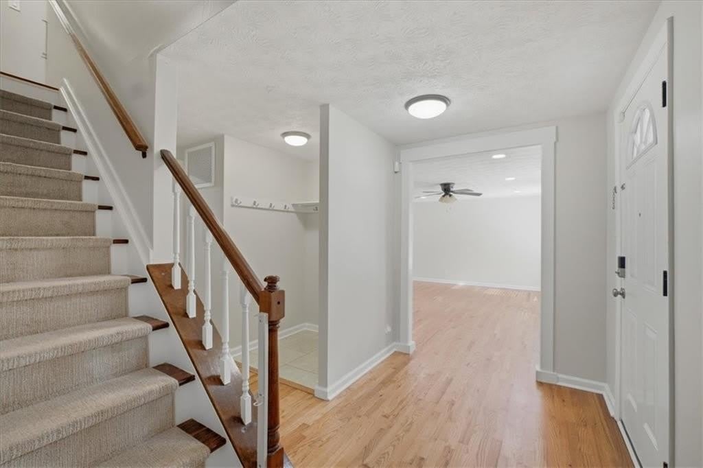 9470 Hillside Drive – photo 4