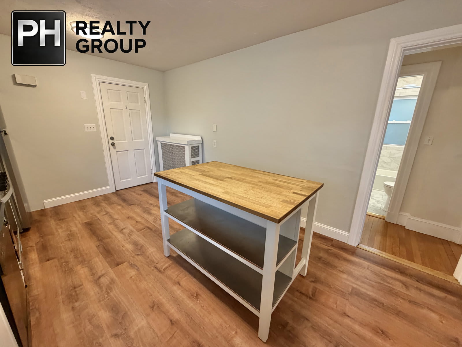 61 Newell Road – photo 4