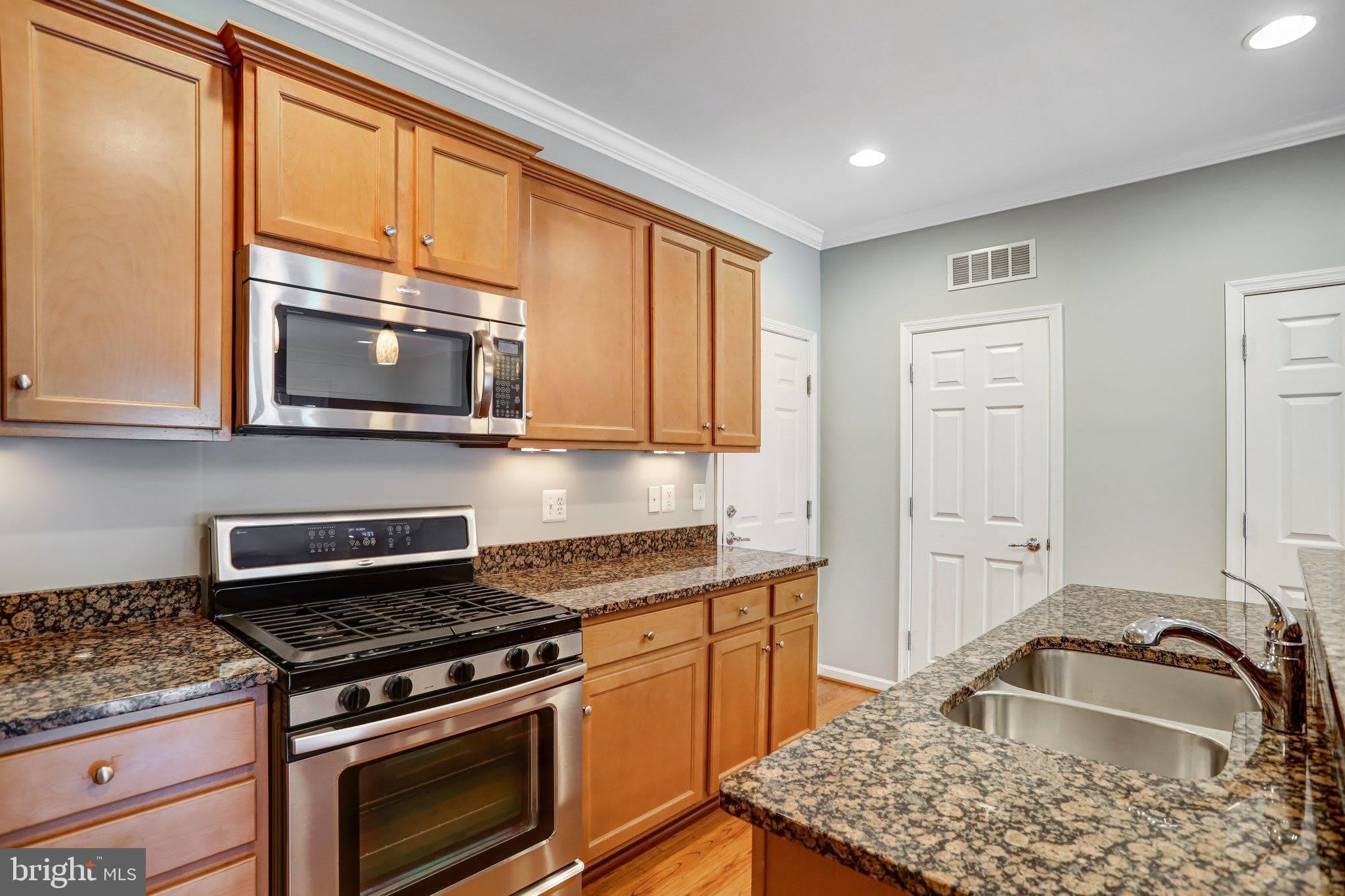 20638 SIBBALD Square – photo 3