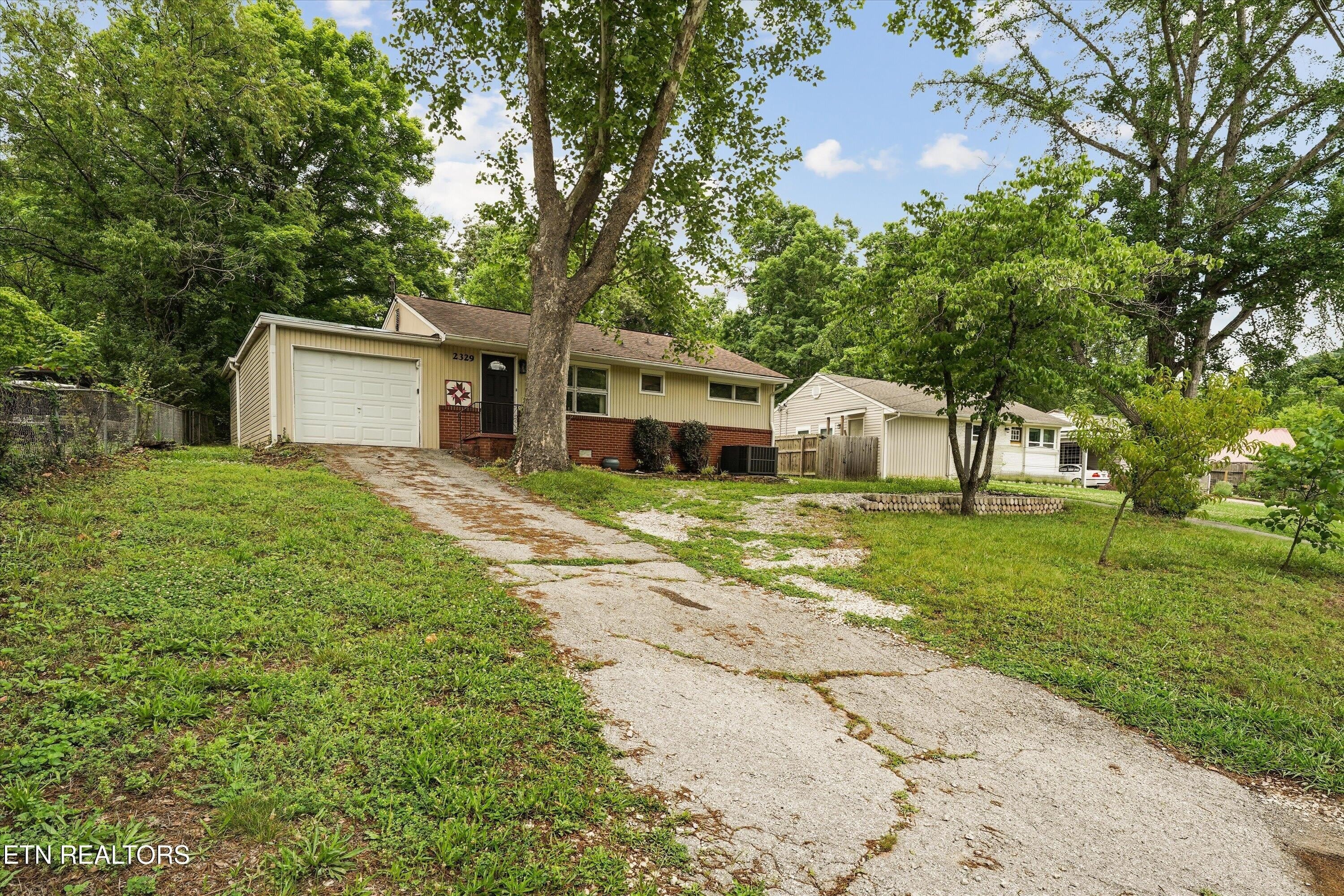 2329 Peachtree St – photo 4