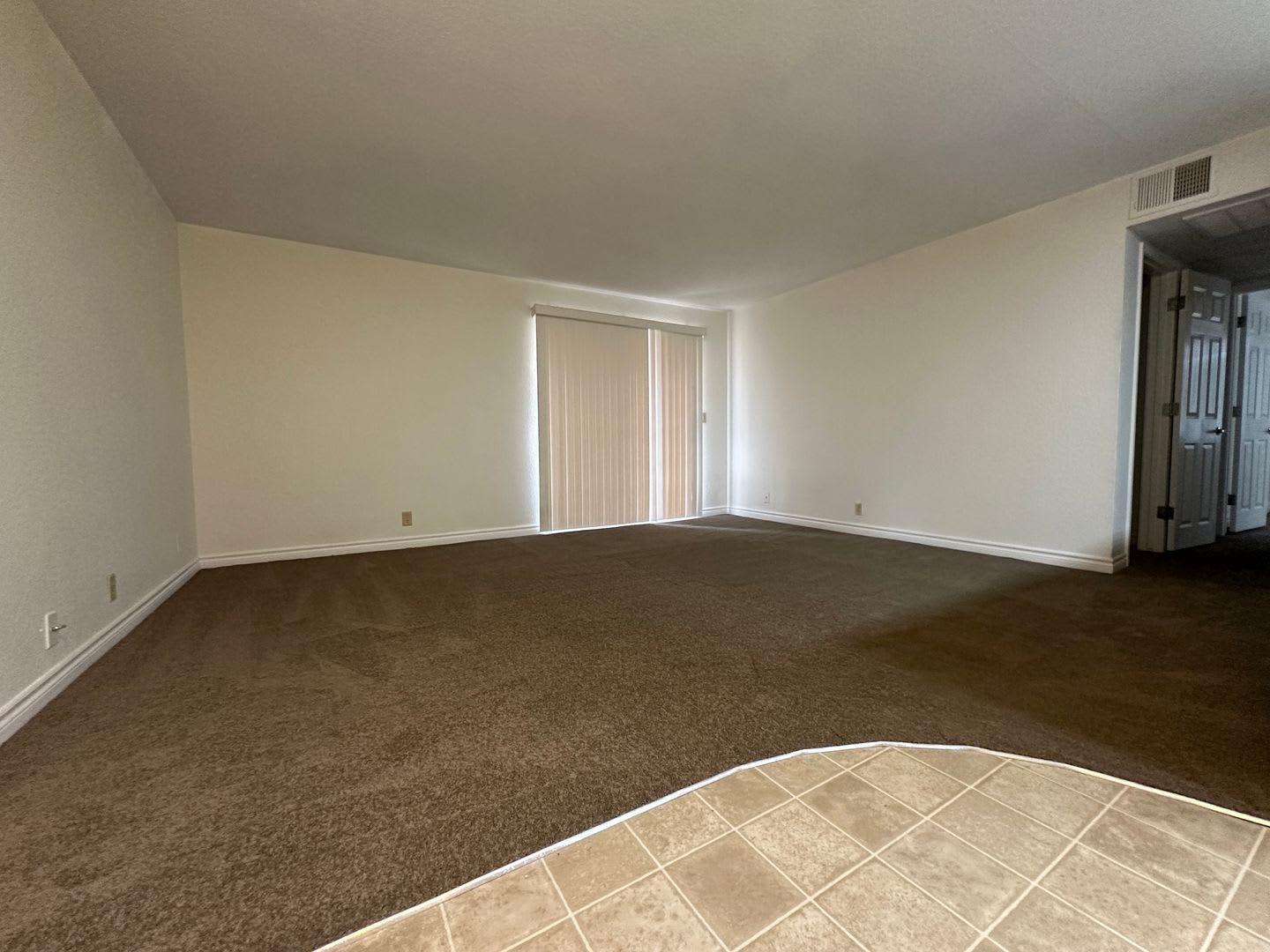 2 Bedroom, 1 Bath Condo – photo 2