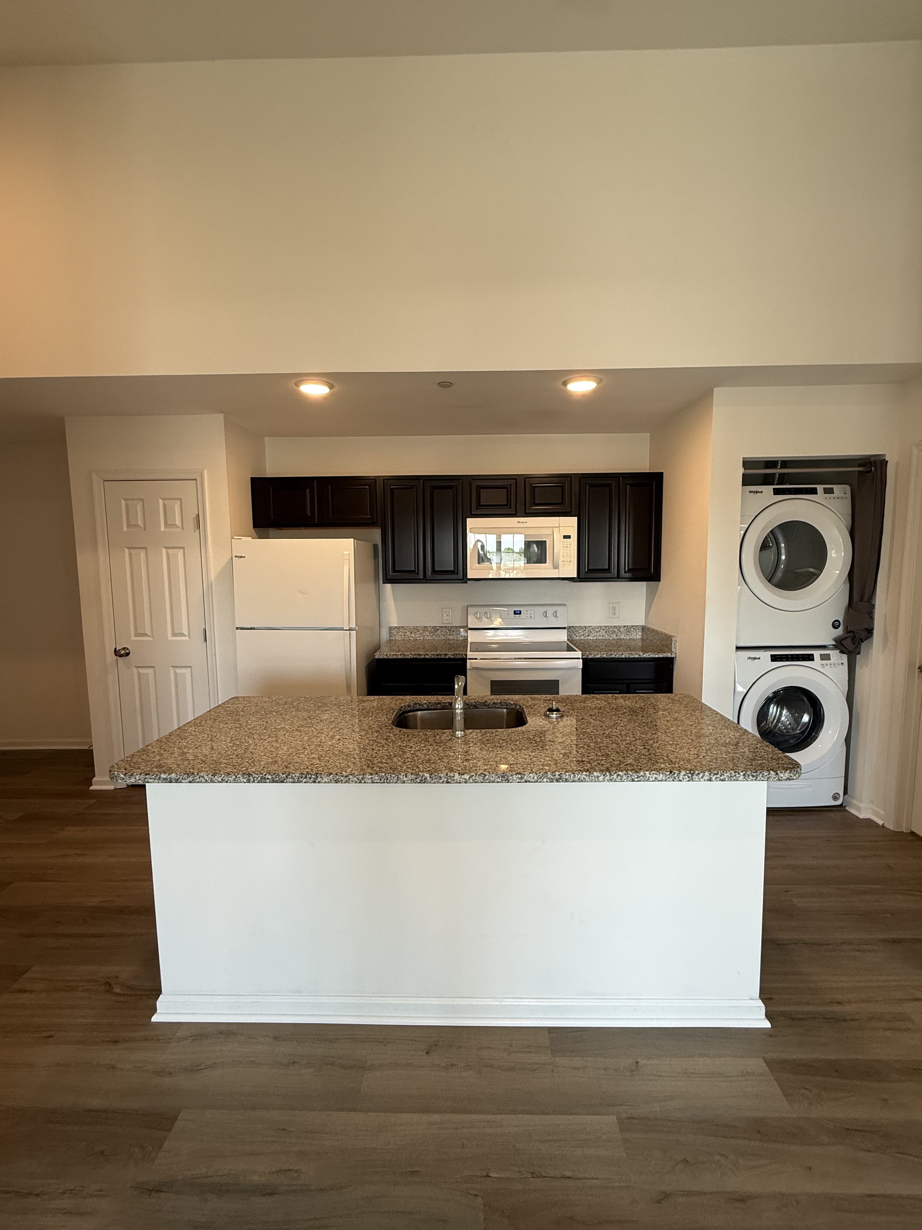 480 Main St – photo 3