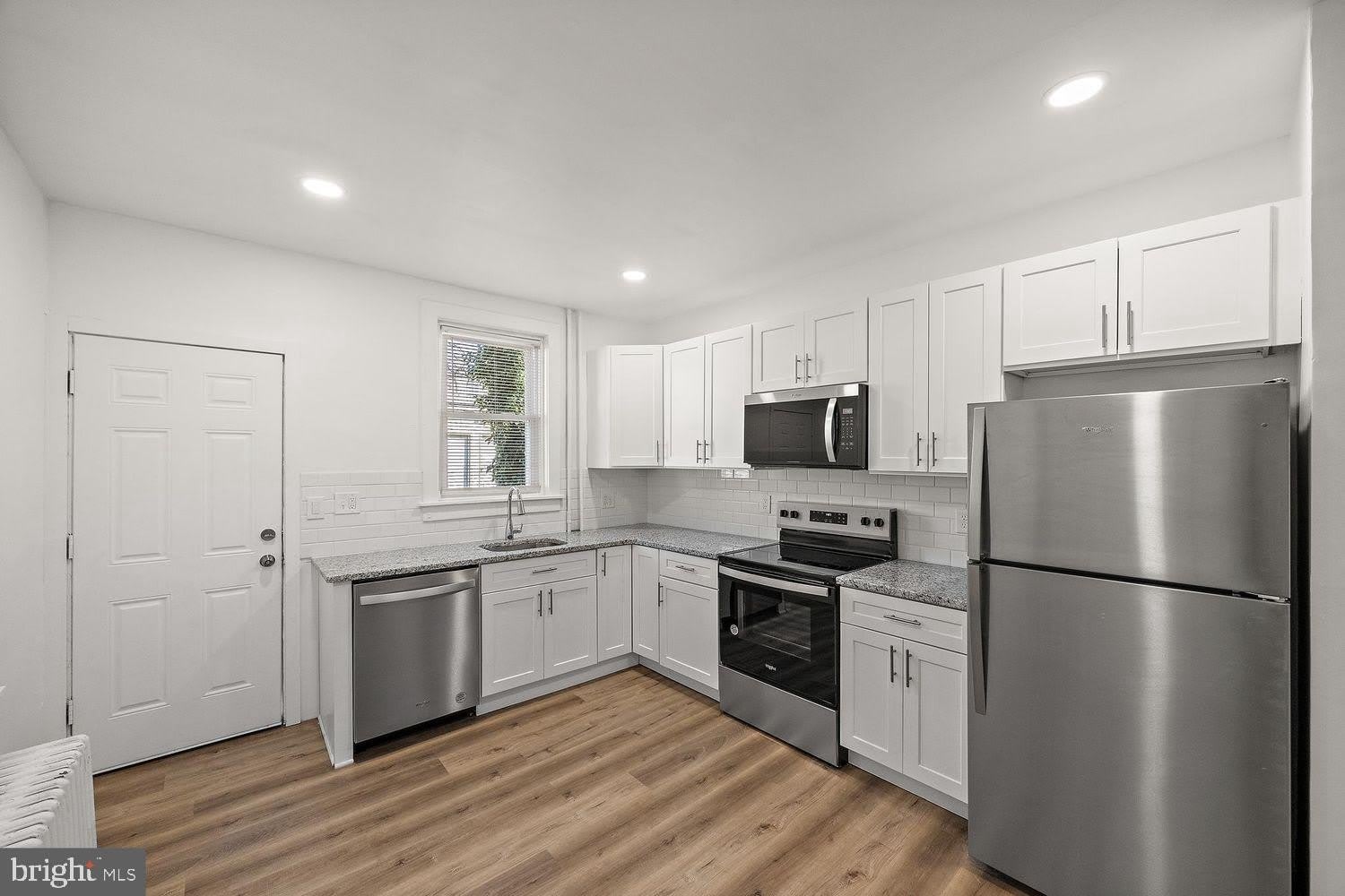 1715 W 8TH Street – photo 1