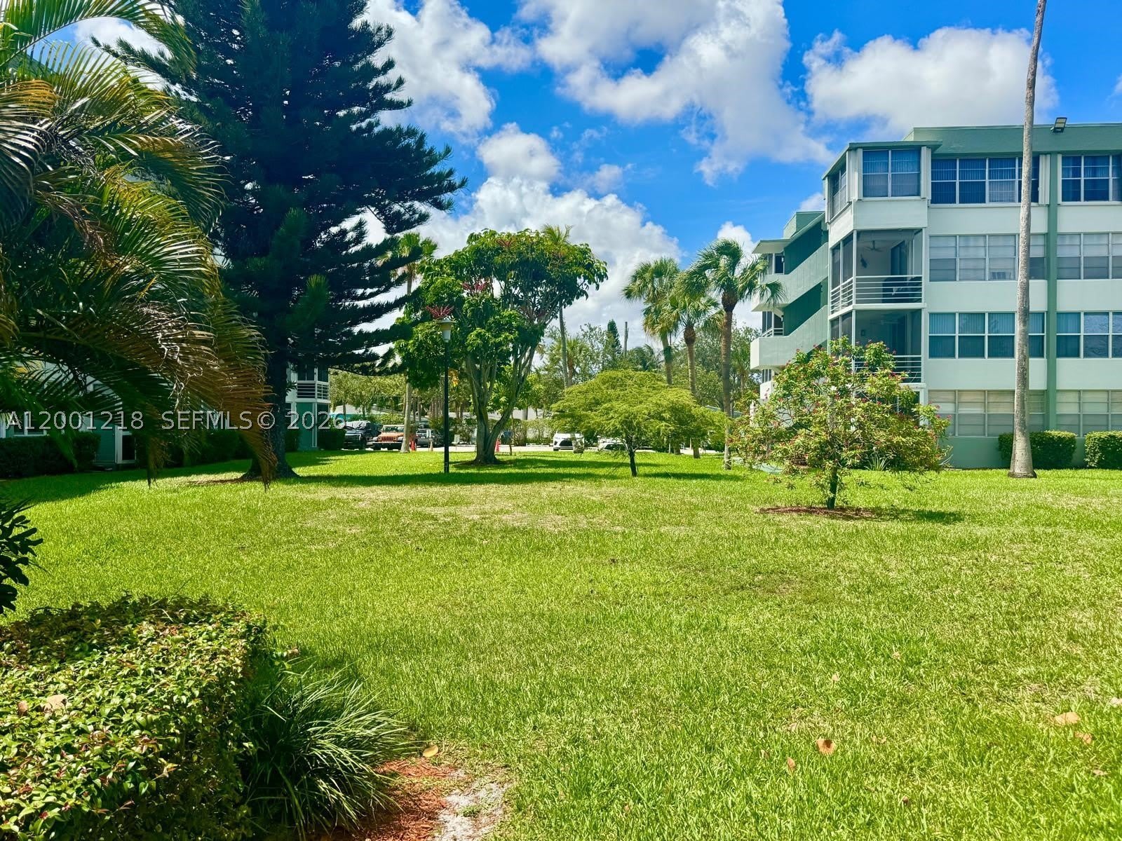2741 Taft St – photo 1